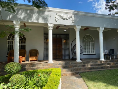4 Bedroom House To Let in Protea Park