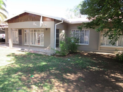 HOUSE FOR SALE IN VRYBURG
