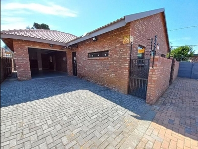 New House In a best secured Area In Potchefstroom