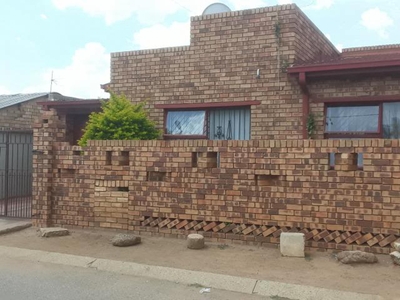 Standard Bank EasySell 3 Bedroom House for Sale in Zola - MR