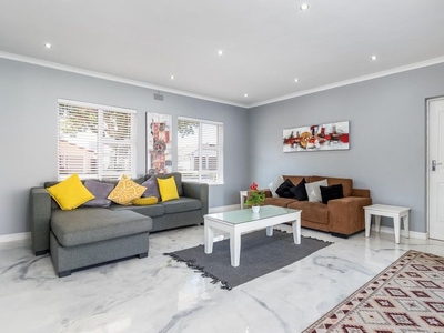 Stunning Ultra-Modern Three Bedroom Home in Goodwood Tygerdal