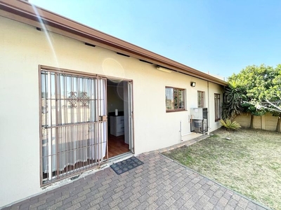 Three bedroom townhouse for sale in Trichardt.