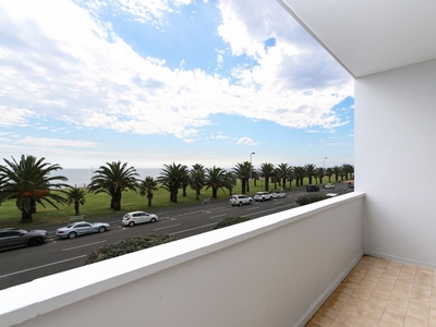 2 Bedroom Apartment Sold in Mouille Point