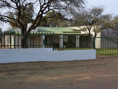 4 Bedroom House for Sale For Sale in Olifantshoek - Private
