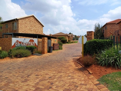 3 Bedroom Simplex For Sale in South Crest