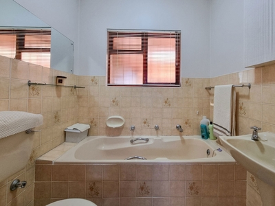 4 bedroom house for sale in Soneike