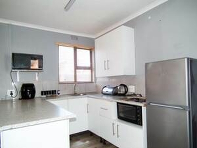 2 Bed Apartment in Grassy Park - Cape Town
