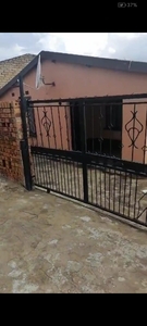 2 Bedroom House to rent in Chiawelo