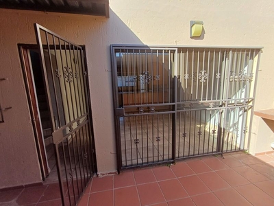 2 Bedroom townhouse-villa in Three Rivers For Sale