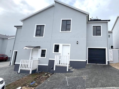 3 Bedroom duplex townhouse - freehold to rent in Northpine, Brackenfell