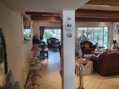 3 Bedroom townhouse-villa in Three Rivers For Sale