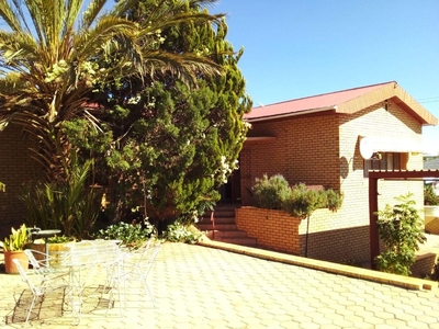 6 Bedroom House to rent in Springbok - 3 2nd Avenue