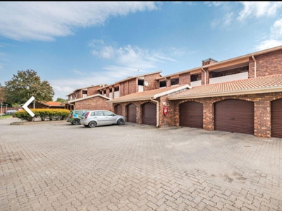 Beautiful 3 bedroom Apartment in Sunninghill