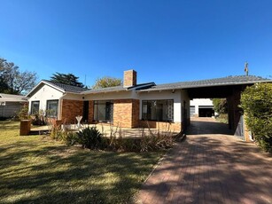 3 Bedroom Freehold For Sale in Northmead