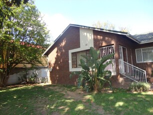 3 Bedroom House to rent in West Acres