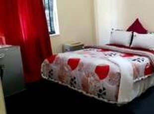 Hourly, weekly and monthly roomsams available - Cape Town