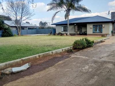 4 Bedroom house sold in Daggafontein, Springs