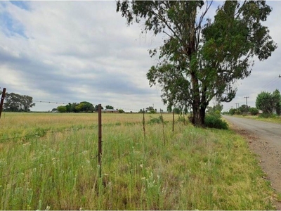 4.3 ha Land available in Lakeview