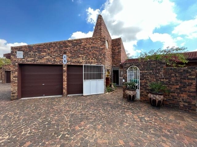 Apartment For Sale In Helikonpark, Randfontein