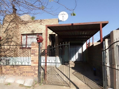 House For Sale In Diepkloof Zone 4, Soweto