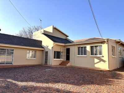 4 Bedroom House For Sale in Dunvegan
