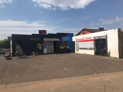 House For Sale In Lenasia Ext 11, Johannesburg