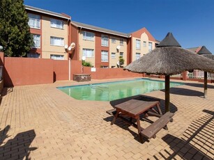 3 Bed Apartment in Weltevreden Park