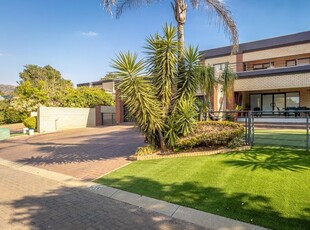 4 Bedroom house for sale in Featherbrooke Estate, Krugersdorp