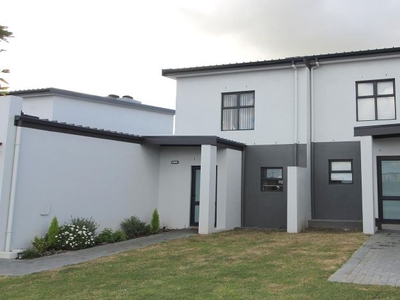 3 Bedroom duplex townhouse - sectional for sale in Zonnendal, Kraaifontein