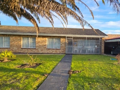 3 Bedroom house to rent in Rowallan Park, Port Elizabeth