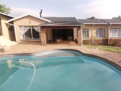 4 Bedroom house to rent in Mulbarton, Johannesburg