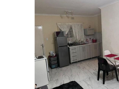 Apartment to rent in Bramley View, Johannesburg
