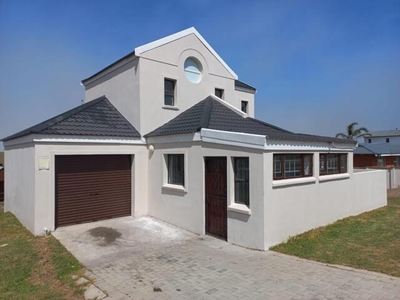 House For Rent In Bluewater Bay, Port Elizabeth