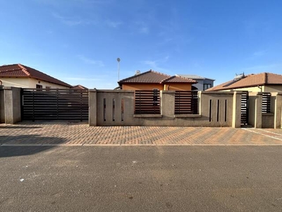 House For Rent In Crystal Park, Benoni