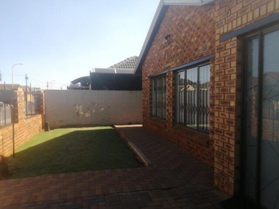 House For Sale In Dobsonville Ext 2, Soweto