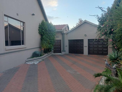 House For Sale In Hoeveld Park, Witbank