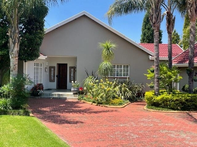 House For Sale In Huttenheights, Newcastle