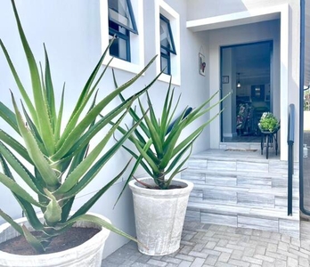 House For Sale In Marina Martinique, Jeffreys Bay