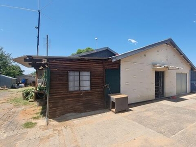 House For Sale In Oranjesig, Bloemfontein