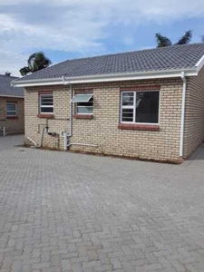 Townhouse For Rent In Charlo, Port Elizabeth