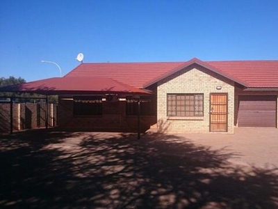 Townhouse For Rent In Kathu, Northern Cape