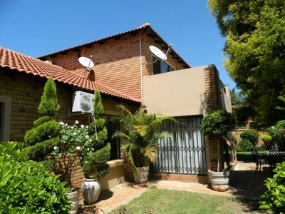 Townhouse For Rent In Willow Acres, Pretoria
