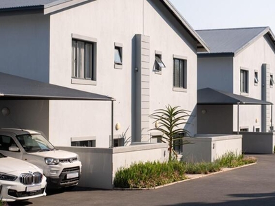 Townhouse For Sale In Dawncliffe, Durban