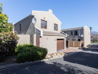 Townhouse For Sale In Diep River, Cape Town