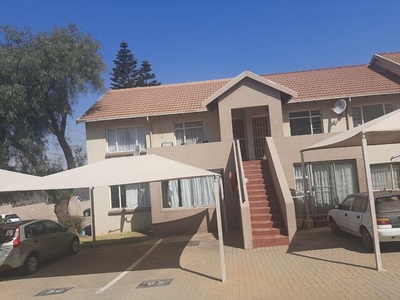 Townhouse For Sale In Linmeyer, Johannesburg