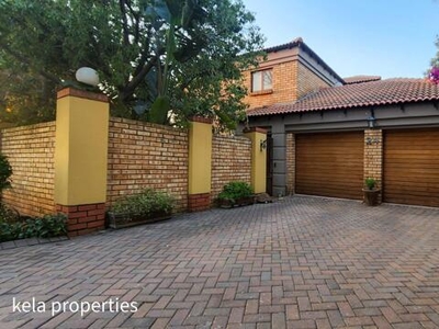 Townhouse For Sale In Pinehaven, Krugersdorp