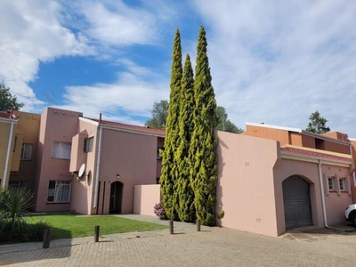 Townhouse For Sale In St Helena, Welkom