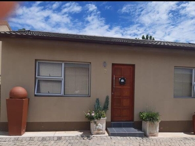 Townhouse For Sale In Thomas Gamble, Uitenhage