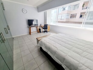 1 bedroom apartment to rent in Sea Point