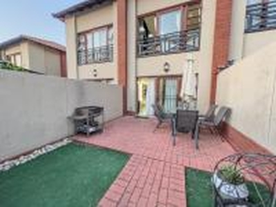 2 Bedroom Simplex to Rent in Pretorius Park - Property to re